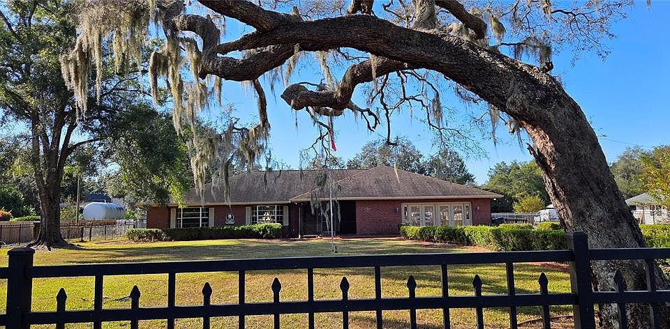 1st image of 1702 S Miller Rd