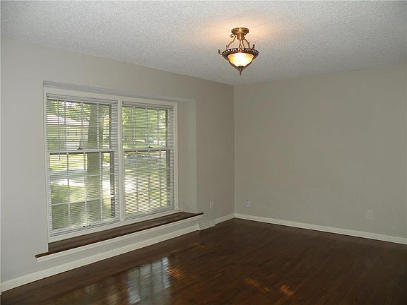 4th image of 13311 Palmer Ave