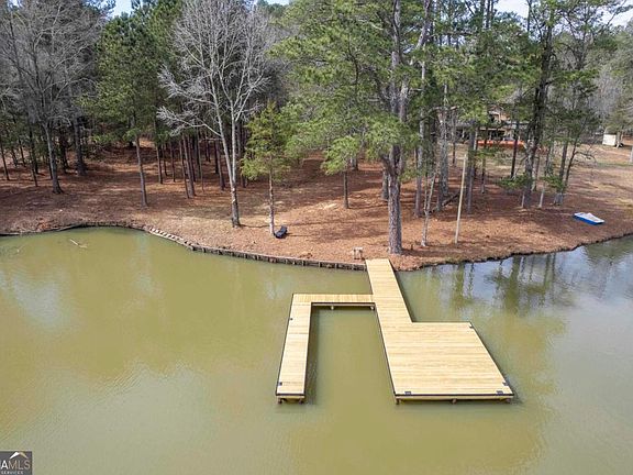 2nd image of 1071 Jacobs Creek Rd