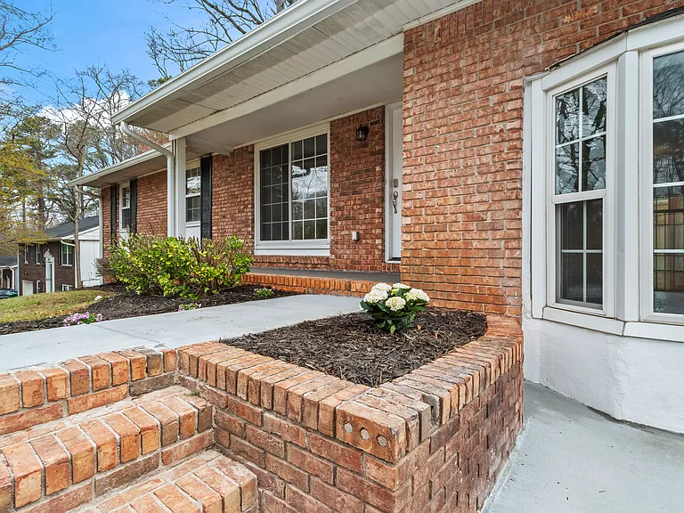 2465 Spring Dr SE — Photo 5