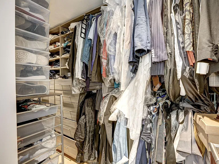Walk-in closet