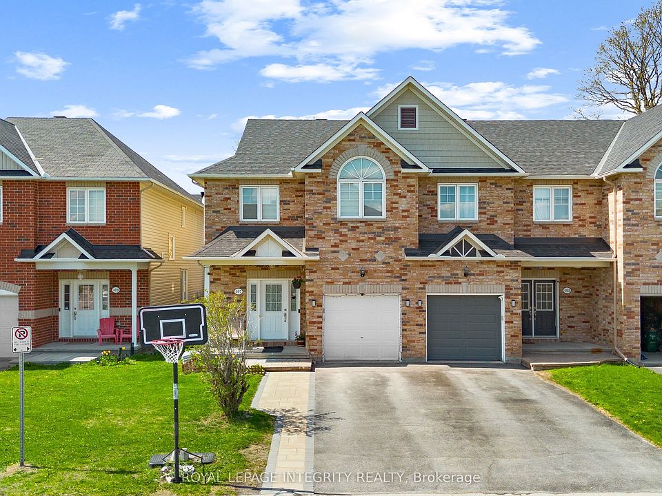 1st image of 407 Celtic Ridge Cres