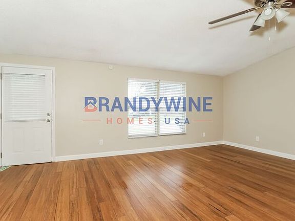 4th image of 1692 Donna Dr