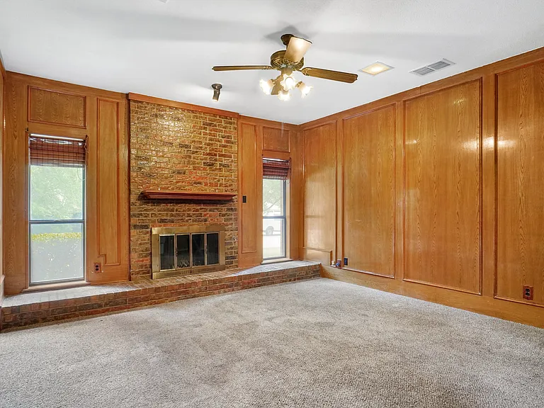 1909 Camellia St — Photo 14