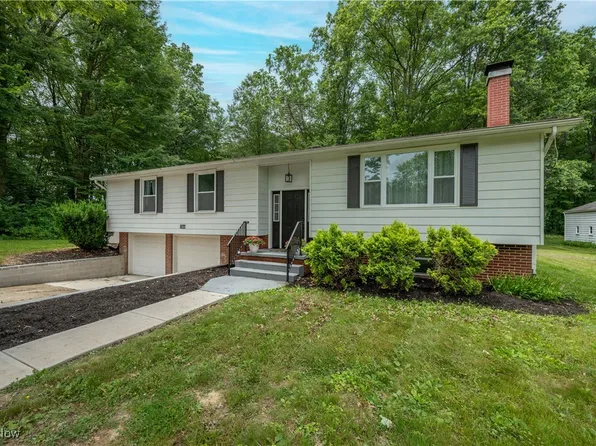 2364 Earl St, Niles, OH 44446