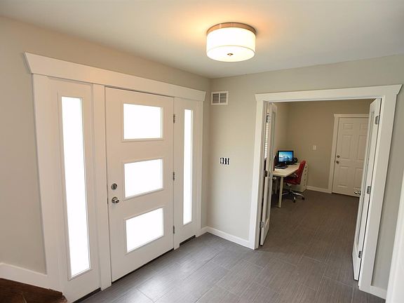3rd image of 2360 Larkfield Dr