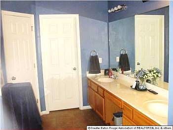 4th image of 18125 Judy Dr