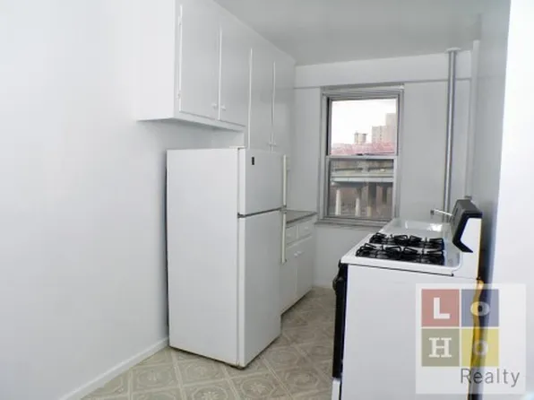 477 Fdr Drive image 1 of 8