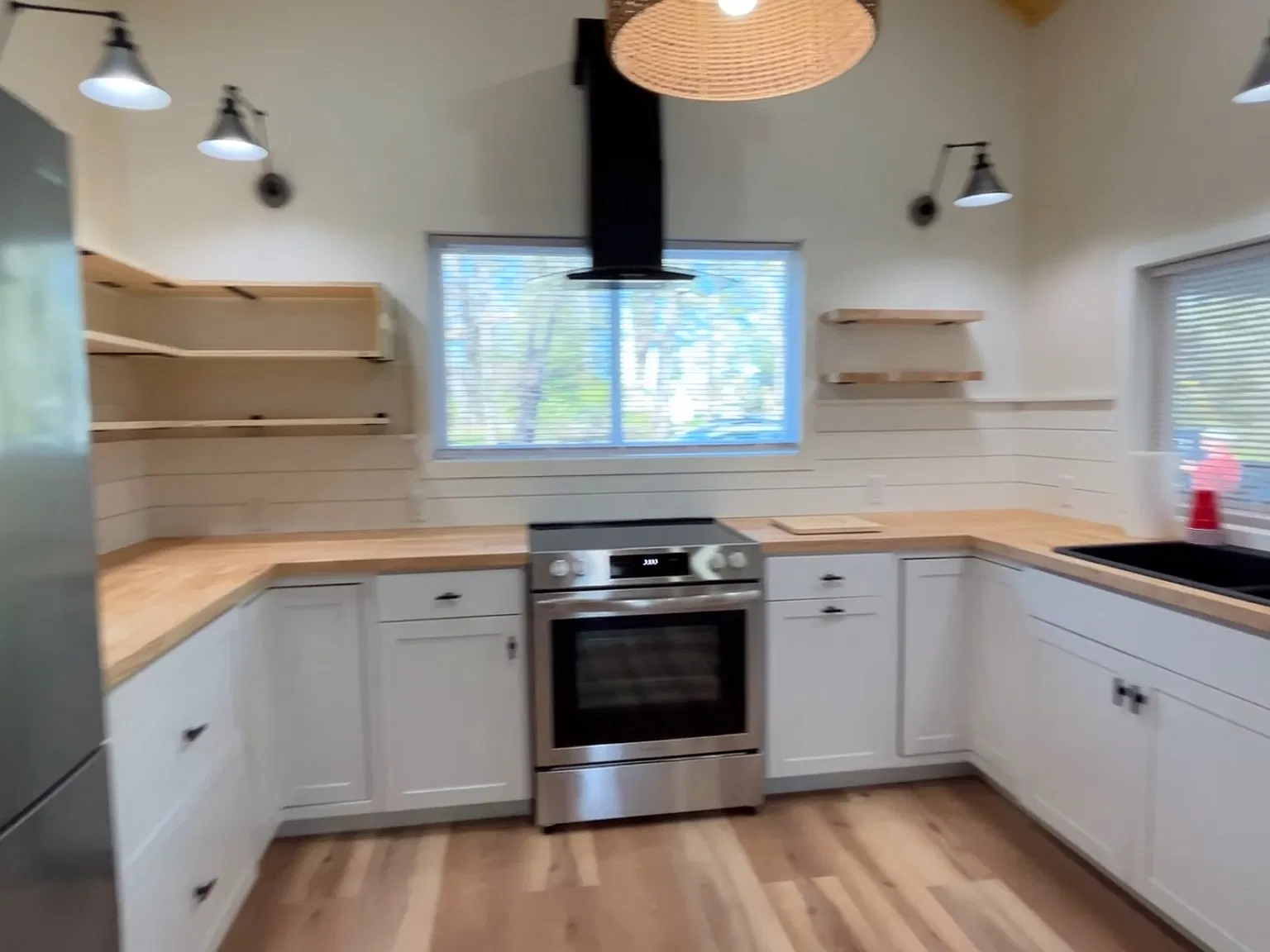 213 Vance St — Photo 3