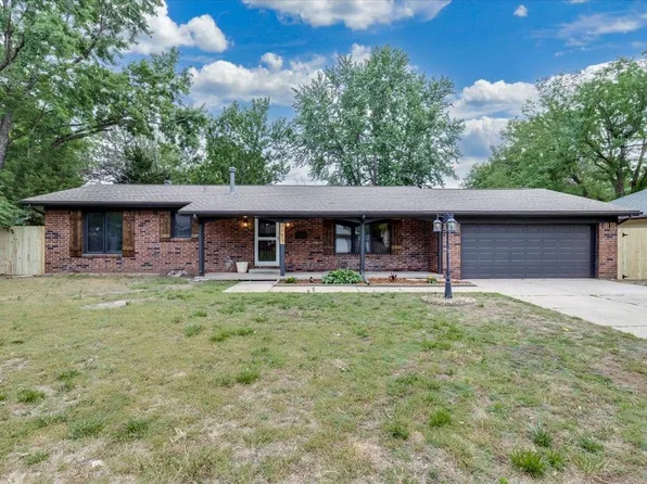 8829 W 9th St N, Wichita, KS 67212