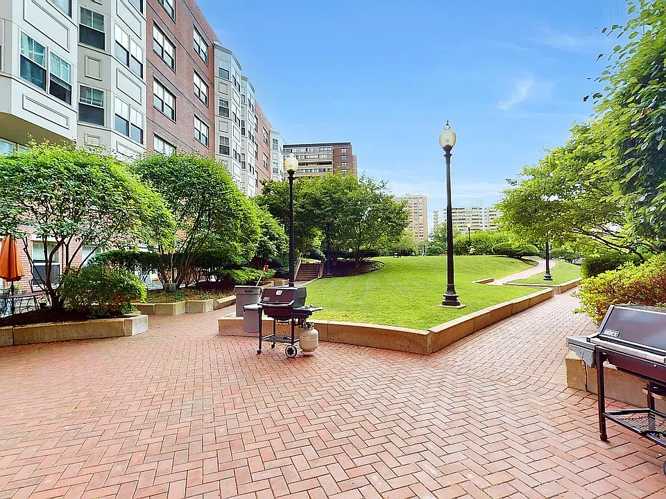 2 bed, 950 sqft, $4,000 — Photo 3