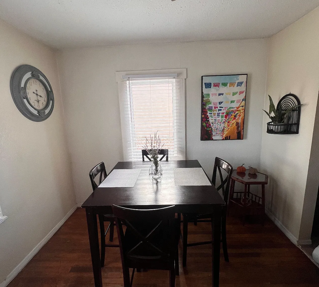 2 bed, 1100 sqft, $1,250 — Photo 3