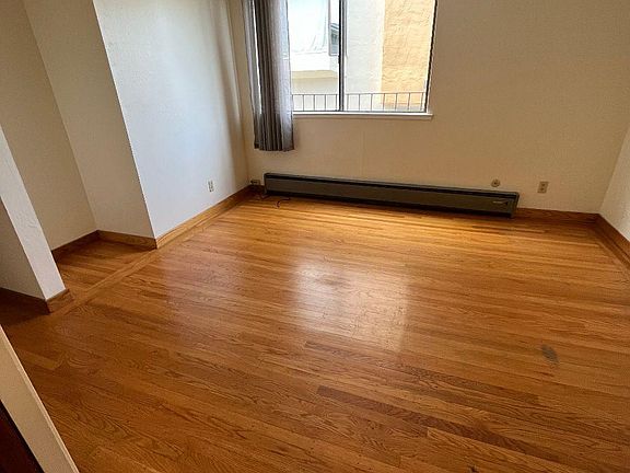 3rd image of 40 Child St #40