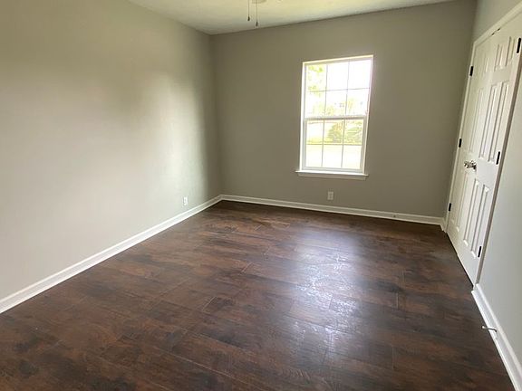 4th image of 2915 Enterprise Blvd
