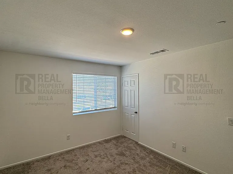 2807 Moonshimmer St — Photo 37