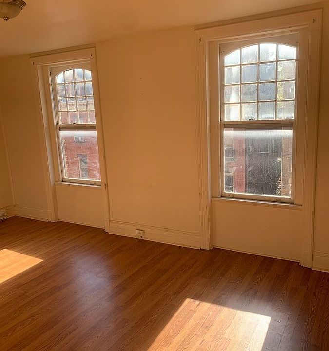 2nd image of 153 E Philadelphia St APT D