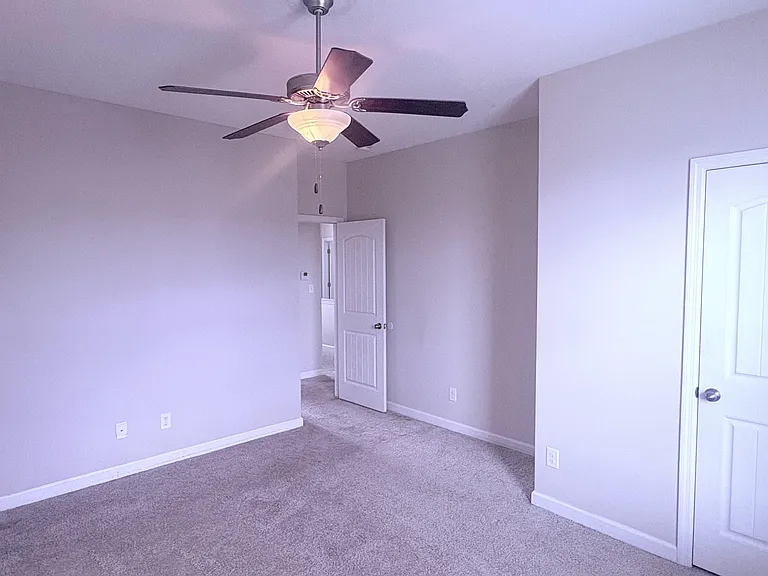 604 Drummond Grove Ln — Photo 30