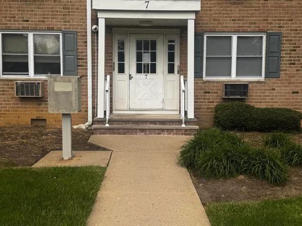 7 Windsor Ter APT H, Freehold, NJ 07728