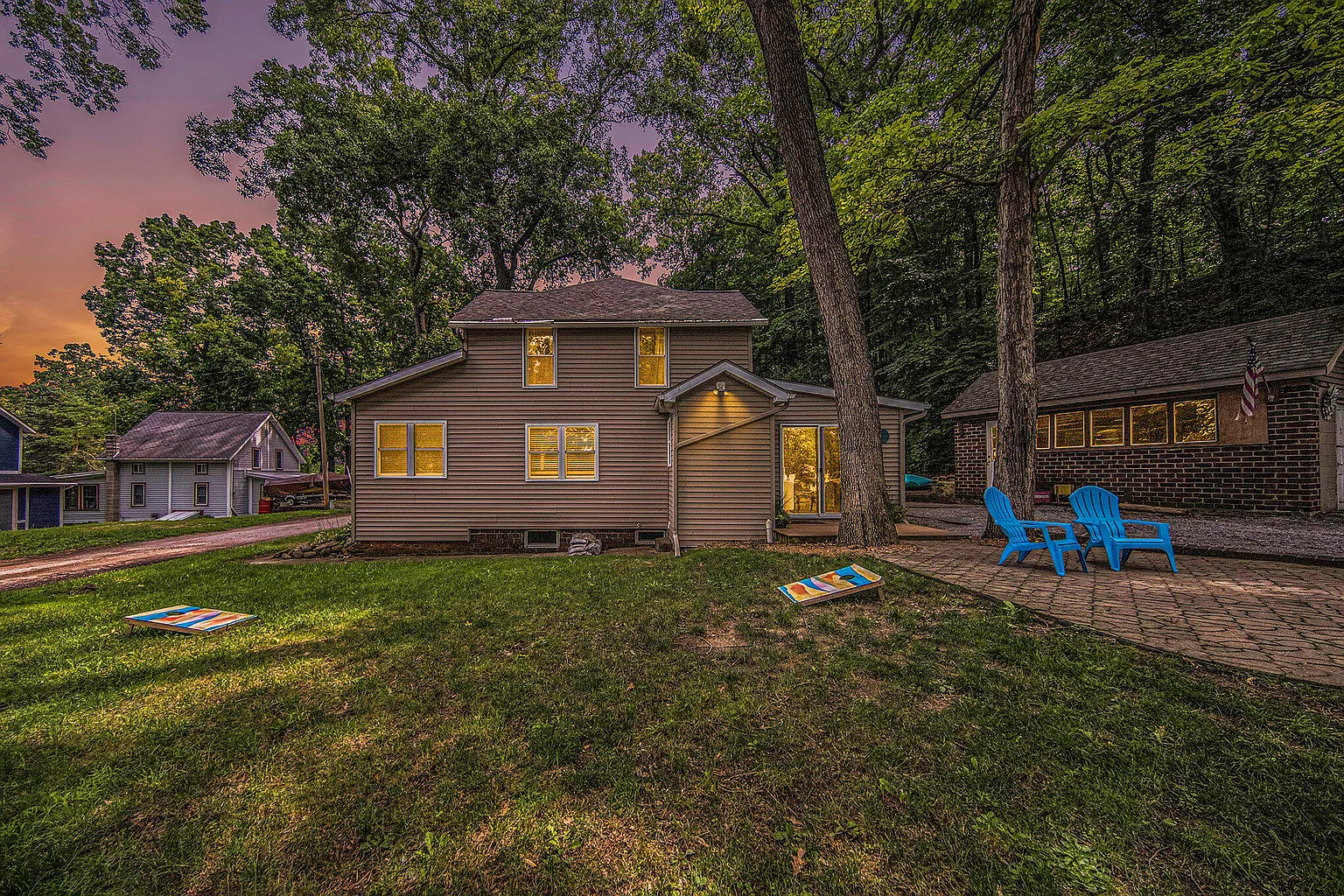2205 Lakeview Dr photo 1