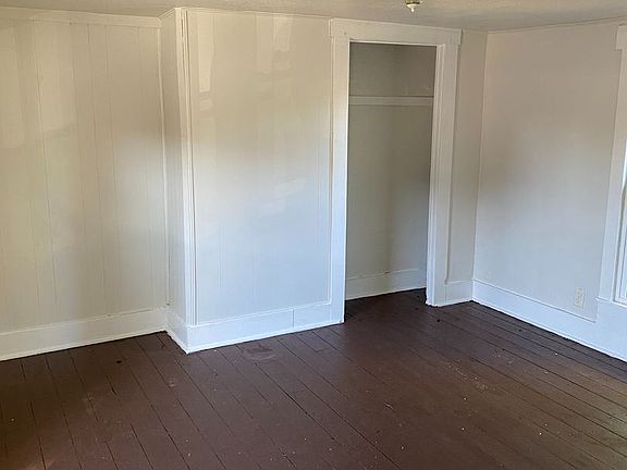 5th image of 824 W North St