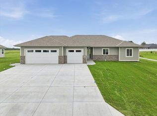 908 Fairview Hills Dr, Malvern, IA 51551