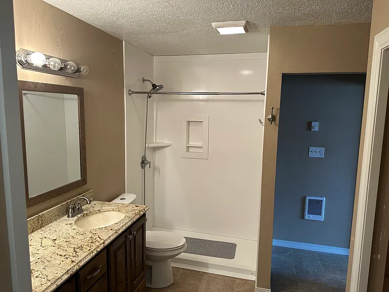 691 Jefferson Ave — Photo 8