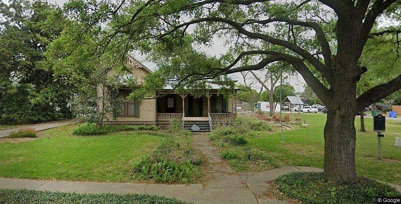1st image of 1303 Pecan St