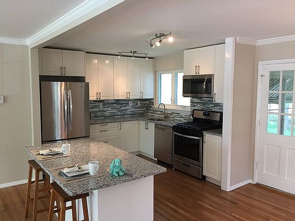 5th image of 8505 Crossley Pl