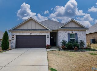 132 Gardencove Cir, Huntsville, AL 35810