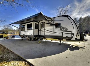 25 Mountain Rd, Morganton, GA 30560