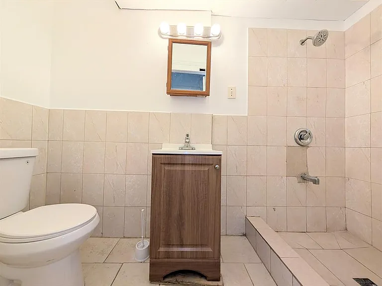 107 Catherine St — Photo 17