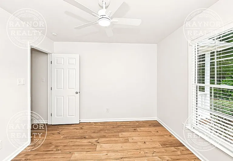 2102 W Knox St #A — Photo 11