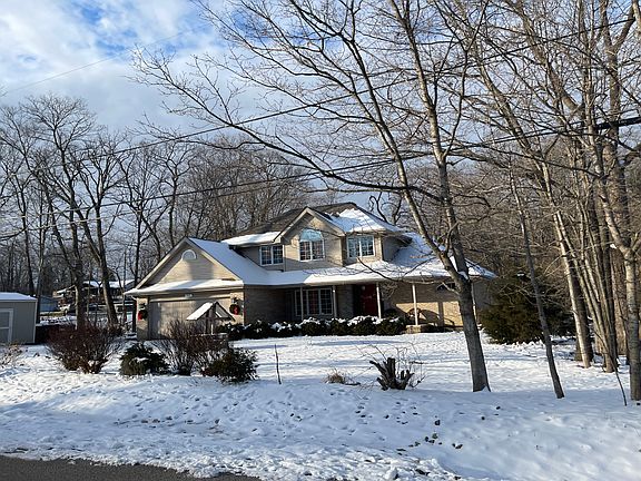 2nd image of 265 W Circle Dr