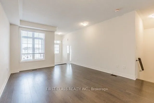 3 bed, $3,580 — Photo 4