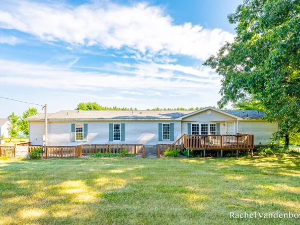 8456 Centerline Rd, Saranac, MI 48881