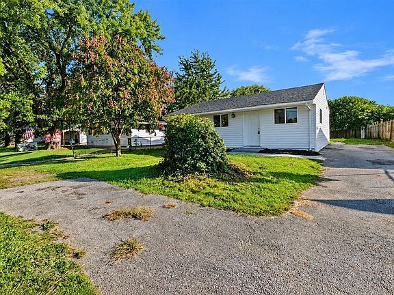 3rd image of 937 Hilock Rd
