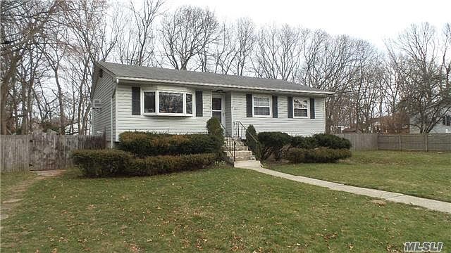 1st image of 121 Greenhaven Dr