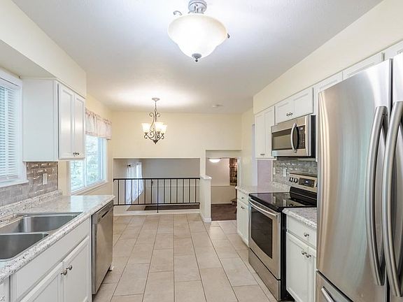 4th image of 6678 Glenallen Ave