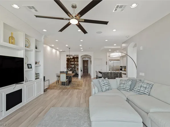 9101 Alta Dr #11, Las Vegas, NV 89144