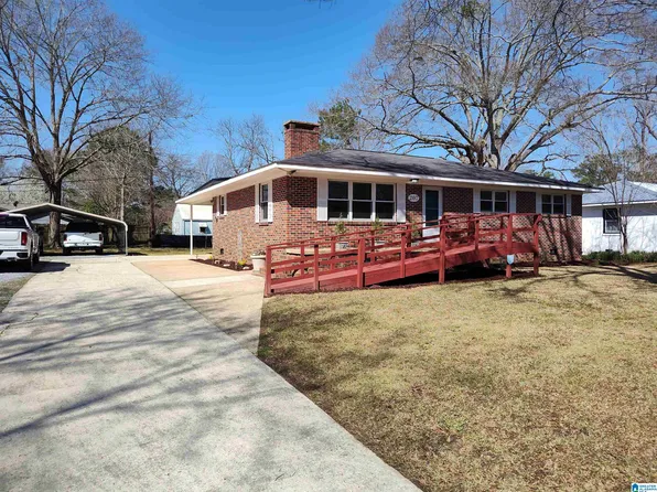 207 Country Dr, Sylacauga, AL 35150