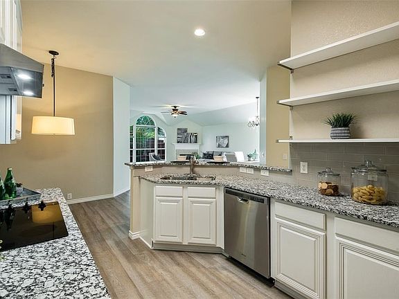 3rd image of 2457 Cimmaron Dr