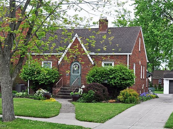 3rd image of 16205 Woodbury Ave