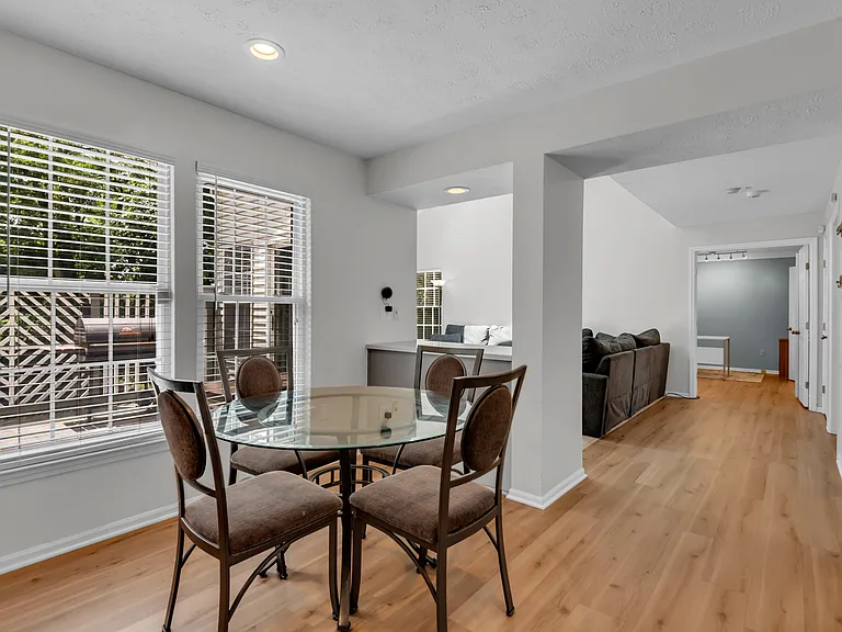 1402 Bermuda Dunes Ct — Photo 17