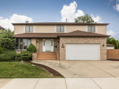 8248 W Ballard Rd, Niles, IL, 60714