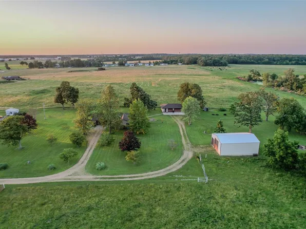 19978 Ostrich Dr, Lebanon, MO 65536