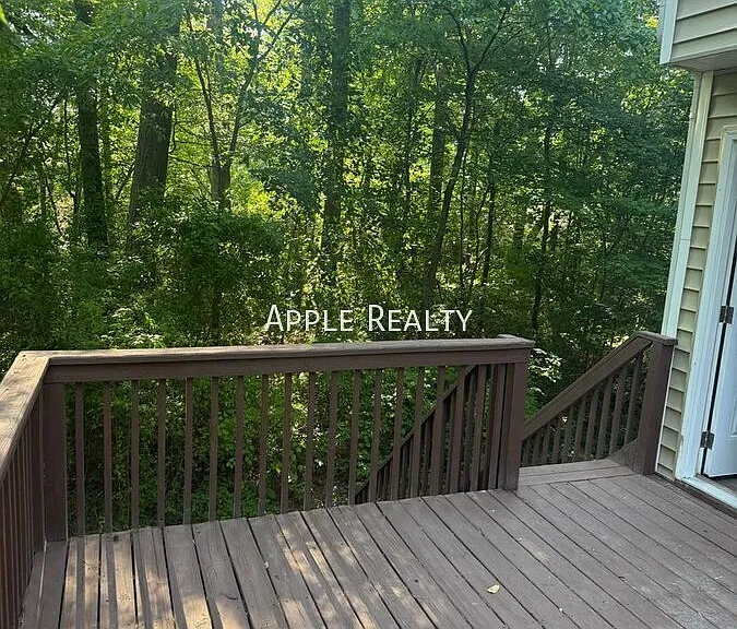 202 Allen St #B — Photo 32