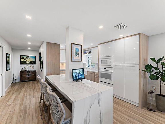 2nd image of 300 Intracoastal Place #301
