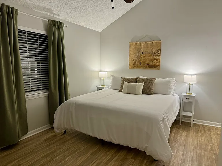 2165 S Milledge Ave #F7 — Photo 8