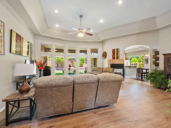 3rd image of 2198 W Sonoma Ln