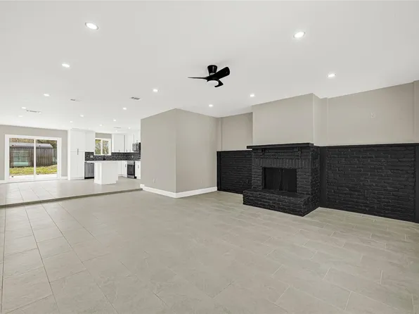 11923 Shady Meadow St, Houston, TX 77039